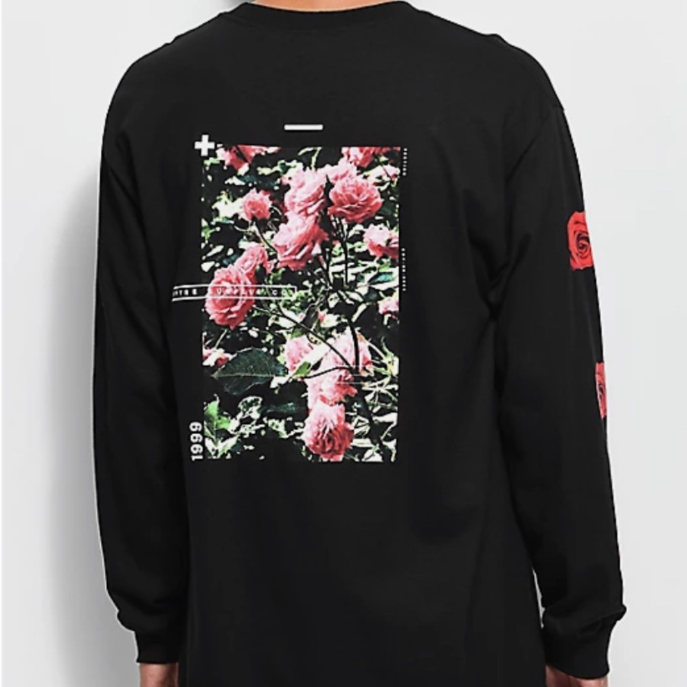 Empyre vertigo graphic rose long sleeve